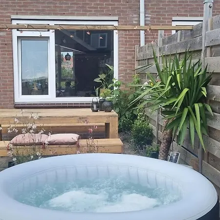 Garden, Jacuzzi, Bbq, Centre, 2 Bedrooms *