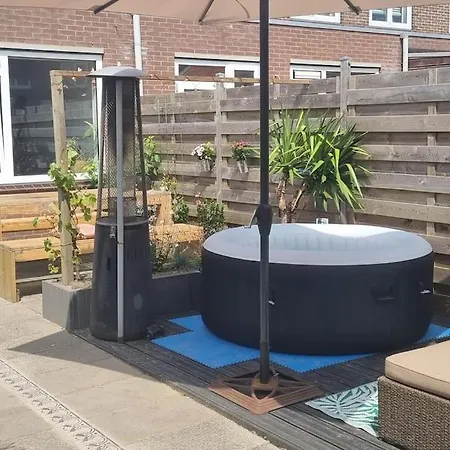Garden, Jacuzzi, Bbq, Centre, 2 Bedrooms Alkmaar