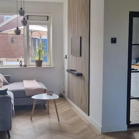 Garden, Jacuzzi, Bbq, Centre, 2 Bedrooms Apartment