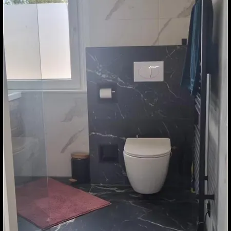 Apartment Garden, Jacuzzi, Bbq, Centre, 2 Bedrooms